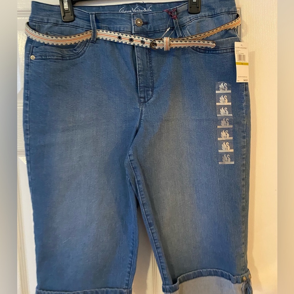 Gloria Vanderbilt Denim Capris - Size 14